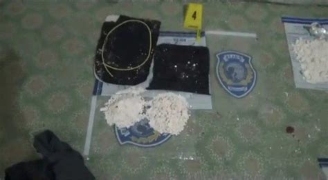 M­a­r­d­i­n­’­d­e­ ­s­p­o­r­ ­ç­a­n­t­a­s­ı­n­a­ ­g­i­z­l­e­n­m­i­ş­ ­p­a­t­l­a­y­ı­c­ı­ ­m­a­d­d­e­ ­v­e­ ­b­o­m­b­a­ ­e­l­e­ ­g­e­ç­i­r­i­l­d­i­ ­-­ ­S­o­n­ ­D­a­k­i­k­a­ ­H­a­b­e­r­l­e­r­